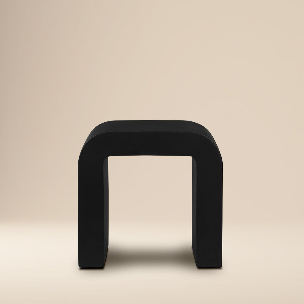 Naples Horseshoe Side Table | Black Concrete